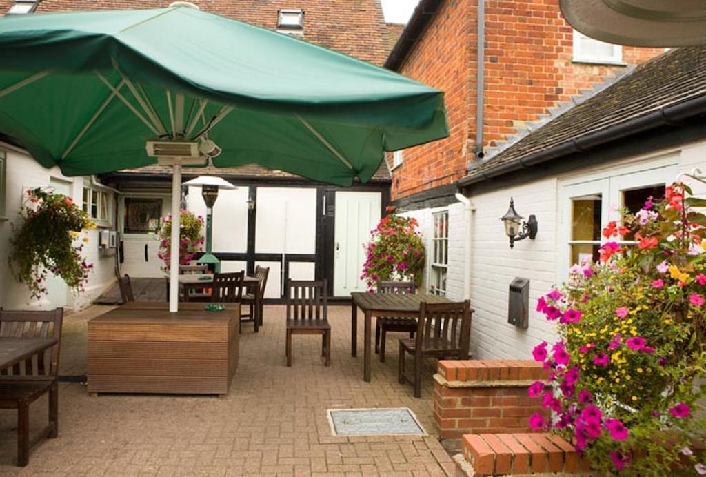 The Bell Hotel & Inn By Greene King Inns Woburn Eksteriør billede