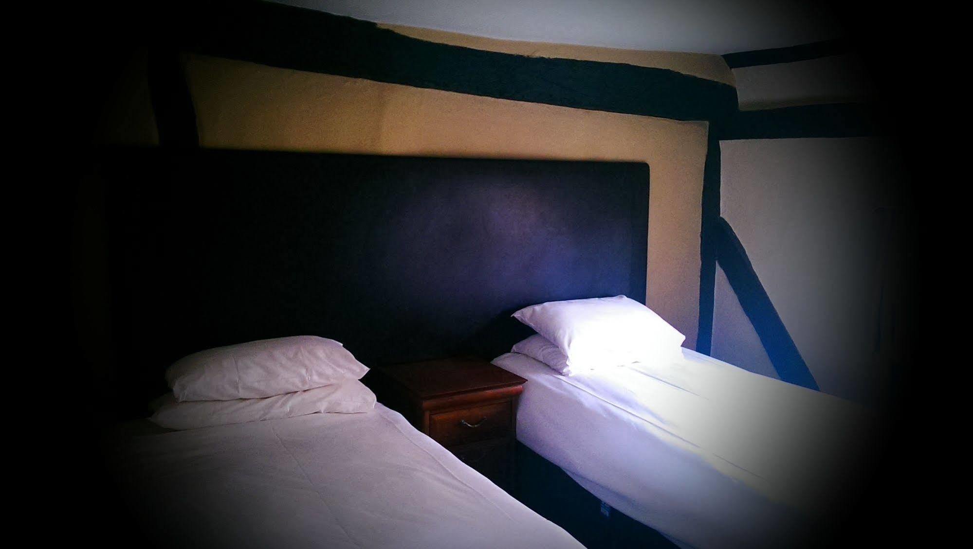 The Bell Hotel & Inn By Greene King Inns Woburn Eksteriør billede