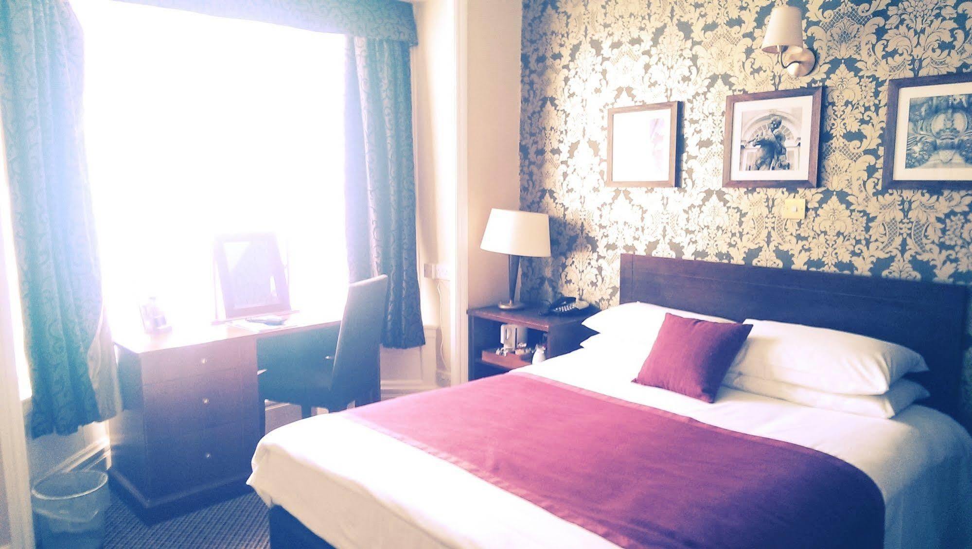 The Bell Hotel & Inn By Greene King Inns Woburn Eksteriør billede