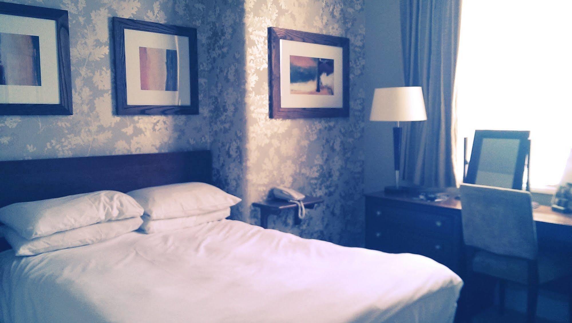 The Bell Hotel & Inn By Greene King Inns Woburn Eksteriør billede