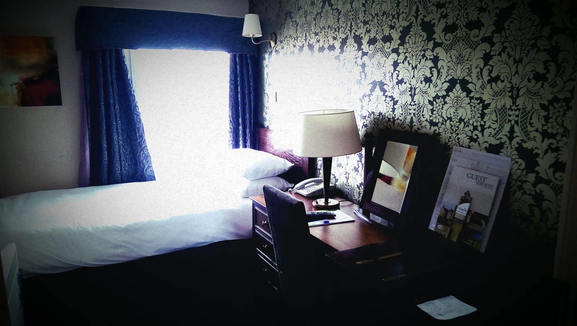 The Bell Hotel & Inn By Greene King Inns Woburn Eksteriør billede
